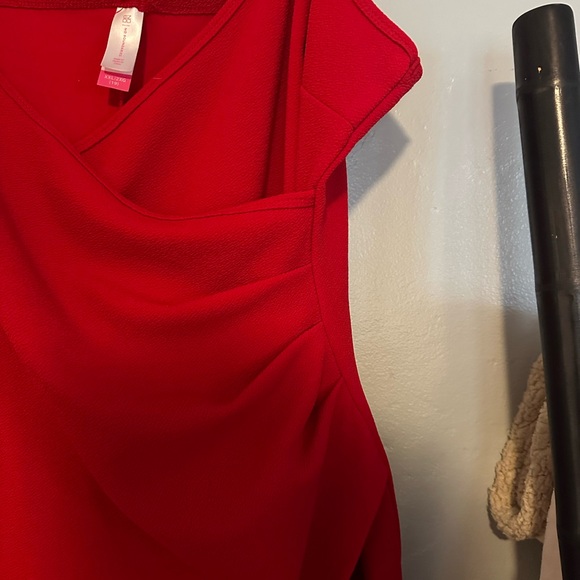 No Boundaries Women’s Asymmetrical Red Dress - Picture 2 of 3